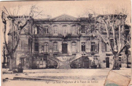 84 - APT - La Sous Prefecture Et Le Palais De Justice - Apt