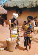 Afrique - Pileuses De Mil - Femme Seins Nus - Ohne Zuordnung