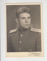 Handsome Young Man, Bulgaria Bulgarian Military Officer With Uniform, Portrait, Vintage 1950s Orig Photo 6x8.5cm. /23172 - Guerra, Militari