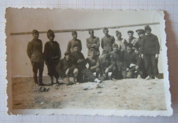 Ww2 Bulgaria Bulgarian Military Officers With Uniforms, Pose Danube River, Vintage Orig Photo 8.7x5.8cm. (11091) - Guerra, Militari