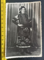 #21   Anonymous Persons - Woman Femme In Macedonian National Costume - Anonieme Personen