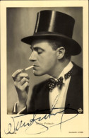 CPA Schauspieler Willy Fritsch, Portrait Mit Zigarette, Zylinder, Autogramm - Acteurs