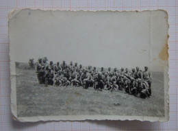 Ww2 Bulgaria Bulgarian Military Soldiers With Uniforms Heavy Armed, Field Portrait, Vintage Orig Photo 8.7x6.2cm. /12460 - Guerre, Militaire