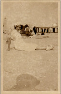CP Carte Photo D'époque Photographie Vintage Femme Plage Ombre Mode  - Non Classés