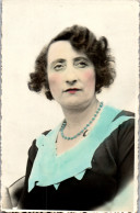 CP Carte Photo D'époque Photographie Vintage Femme Coloriée  - Unclassified