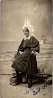 CP Carte Photo D'époque Photographie Vintage Les Sables Olonne Costume Régional - Ohne Zuordnung
