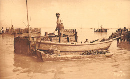 17-SCENE DE CHARENTE MARITIME-LA MYTILICULTURE-N°439-B/0255 - Autres & Non Classés