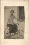 CP Carte Photo D'époque Photographie Vintage Jeune Femme Vélo Bicyclette Mode  - Ohne Zuordnung