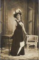 CP Carte Photo D'époque Photographie Vintage Ombrelle élégance  Mode Jeune Femme - Unclassified
