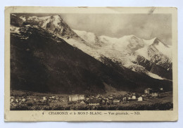 CPA - 74.Chamonix - Vue Générale Et Le Mont Blanc - Chamonix-Mont-Blanc