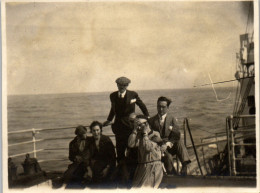 Photographie Photo Vintage Snapshot Anonyme Bateau Paquebot Transatlantique Pont - Schiffe