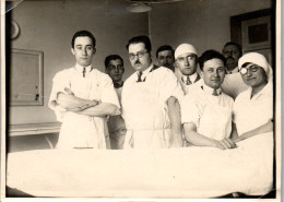 Photographie Photo Vintage Snapshot Anonyme Hopital Médecin Médecine  - Berufe