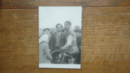 Saint-andré Le Gaz : Isère , Le Cyclo Cross Du 11 Novembre 1960 Pierre Rivière Que L'on Voit Maculé De Boue - Lieux