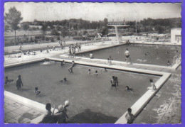 Carte Postale 91. Dourdan  La Piscine  Très Beau Plan - Dourdan