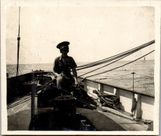 Photographie Photo Vintage Snapshot Anonyme Bateau Marin Marine Voilier Voile - Boats