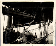 Photographie Photo Vintage Snapshot Anonyme Bateau Marin Marine  Voilier Voile - Schiffe