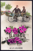 +++ CPA - Carte Photo - Fantaisie - Un Baiser De LA LOUVIERE - Vélo - Tandem  1/2 // - La Louviere