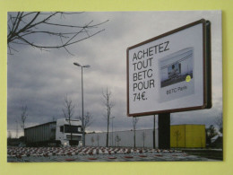 CAMION - POIDS LOURD / Chariots - Caddies De Supermarché En 1er Plan - Carte Publicitaire BETC Paris - Vrachtwagens En LGV