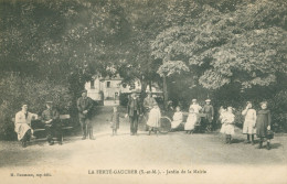 * LA FERTE GAUCHER * JARDIN DE LA MAIRIE * ANIMEE * EDIT. ROUSSEAU - La Ferte Gaucher