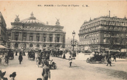 P6-75--PARIS  LA PLACE DE L'OPERA CP TRES ANIMEE VOITURES ATTELAGES VELO - Piazze