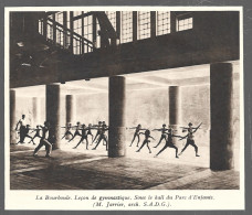 1935 - LA BOURBOULE . LECON DE GYMNASTIQUE SOUS LE HALL DU PARC D ENFANTS 4B252 - Non Classés