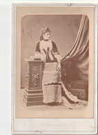 Photo Cabinet Portrait. Girl-lady - Anonymous Persons