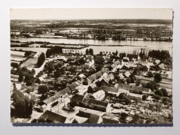 GIGNY (71/Saône Et Loire) - Le Bourg Et La Saône - Vue Des Maisons Dans Le Village - Andere & Zonder Classificatie