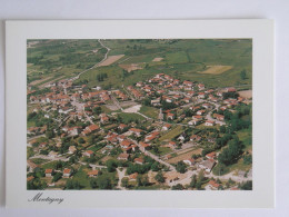 MONTAGNY (69/Rhône) - Vue Du Centre Du Village, Eglise, Maisons Et Champs - Autres & Non Classés