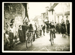 Cyclisme Photo Jac Paris 1942 Le Pecq 78 Cote Du Vieux Pecq Course Paris Magny En Vexin Et Retour ( Format 13cm X 18cm ) - Ciclismo