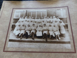 P-972 , Photo , Hôpital De La Pitié Salpêtrière, Groupe D'infirmière De L'U.F.F, Circa 1930-40 - Beroepen