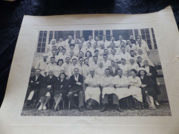 P-973 , Photo , Hôpital De La Pitié Salpêtrière, Personnels De Santé, Infimières Et Médecins, Circa 1950 - Professions