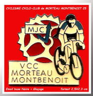 SUPER PIN'S "CYCLISME VCC MORTEAU (25) Bel Email Base Noire Satinée Verso Avec Glaçage, Format 2,3X2,5cm - Cycling