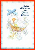 Carte Naissance Sincères Félicitations Pour L'heureux Evènement  Bébé Au Lit Fleurs Ruban Carte Vierge TBE - Naissance