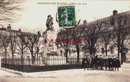 CPA CHALONS SUR MARNE - MARNE - PLACE DES ARTS - Châlons-sur-Marne