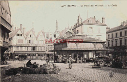 CPA REIMS - MARNE - LA CRIEE PLACE DES MARCHES - Reims