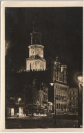 PL1448  --  POSEN  --  RATHAUS  --  BY NIGHT  --  1940  --  CARTE PHOTO - Poland