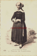 CPA LANDIVISIAU - FINISTERE - COSTUME DE FEMME - Landivisiau