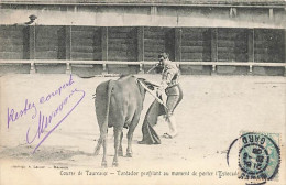 Course De Taureaux - Toréador Profilant Au Moment De Porter L'Estocade - Lacour Marseille - Corrida