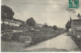 LES MOUILLEES La Place Et Maison Commune - Other & Unclassified