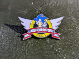 F Pin's Pins Sonic The Hedgehog Sega Megadrive Lapel Enamel Pin Badge Eole Game Taille : 38 * 25 Mm Tres Bon Etat Envois - Giochi