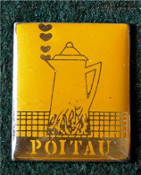 PIN'S " POITAU " CAFÉ CAFETIÈRE COEUR _DP113 - Lebensmittel