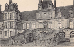 77 - Palais De FONTAINEBLEAU - L'Escalier Du Fer à Cheval - Fontainebleau