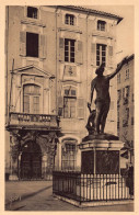 83 - TOULON - L'Hôtel De Ville Aux Célèbres Cariatides De Puget Et Statue De "Génie De La Navigation" - Toulon