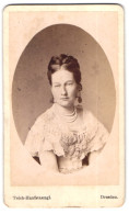 Fotografie Portrait Maria Anna Von Portugal Im Kleid Mit Rüschen & Schmuck  - Famous People