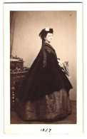 Fotografie N. Lehmann, Berlin, Unter Den Linden 51, Portrait Charlotte Wolter Mit 23 Jahren Im Biedermeierkleid, 1857  - Beroemde Personen