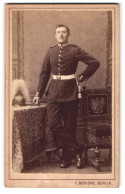 Fotografie F. Gericke, Berlin, Skalitzer-Str. 54, Portrait Soldat In Gardeuniform Nebst Pickelhaube Rosshaarbusch  - Krieg, Militär
