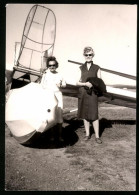 Fotografie Segelflug, Damen Posieren Am Segelflugzeug Bei Giessen 1966  - Luftfahrt