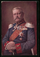 Künstler-AK Generalfeldmarschall Paul Von Hindenburg In Uniform Mit Ordenspange  - Historische Figuren