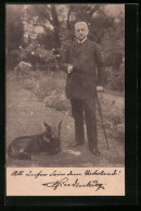 AK Generalfeldmarschall Paul Von Hindenburg Mit Seinem Hund Im Garten  - Historische Persönlichkeiten