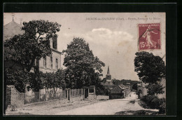 CPA Brinon-sur-Sauldre, Entree, Route De La Mothe  - Brinon-sur-Sauldre